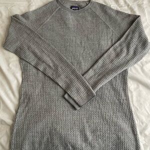Patagonia thermal Crewneck Sweater in Light Gray